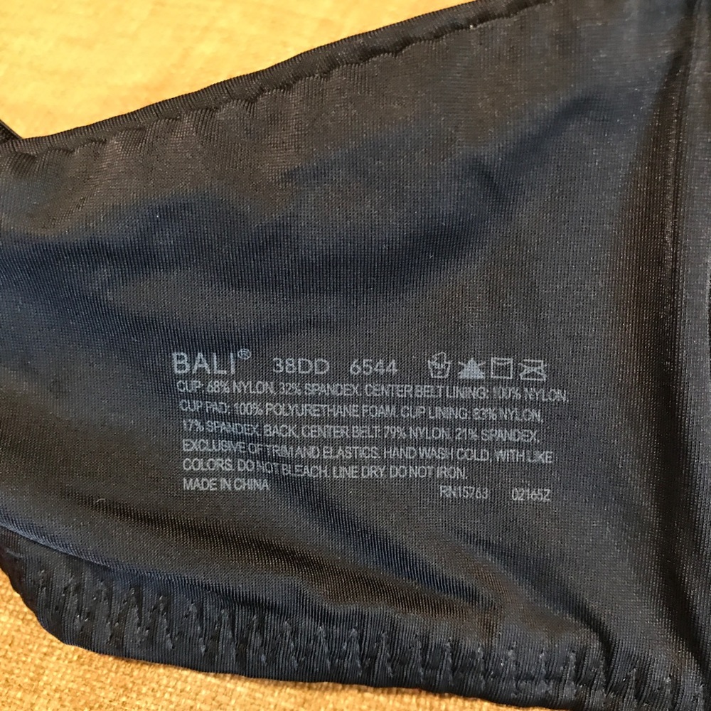 Black scallop bra